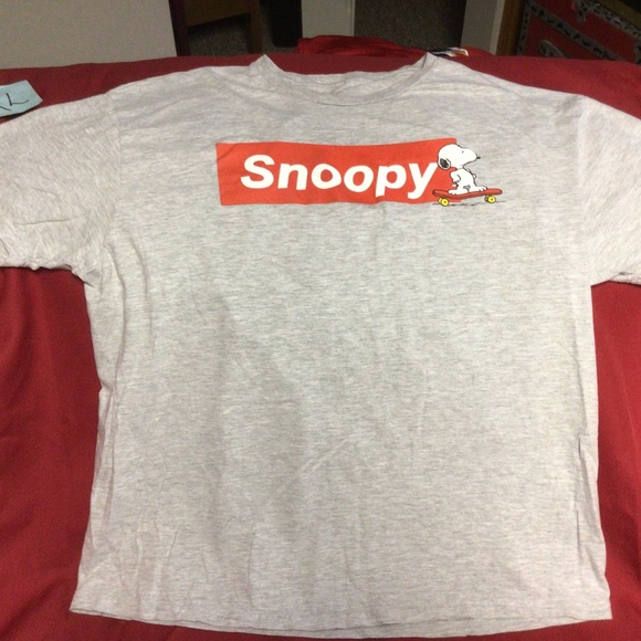 SNOOPY tshirt - Picture 2 of 2